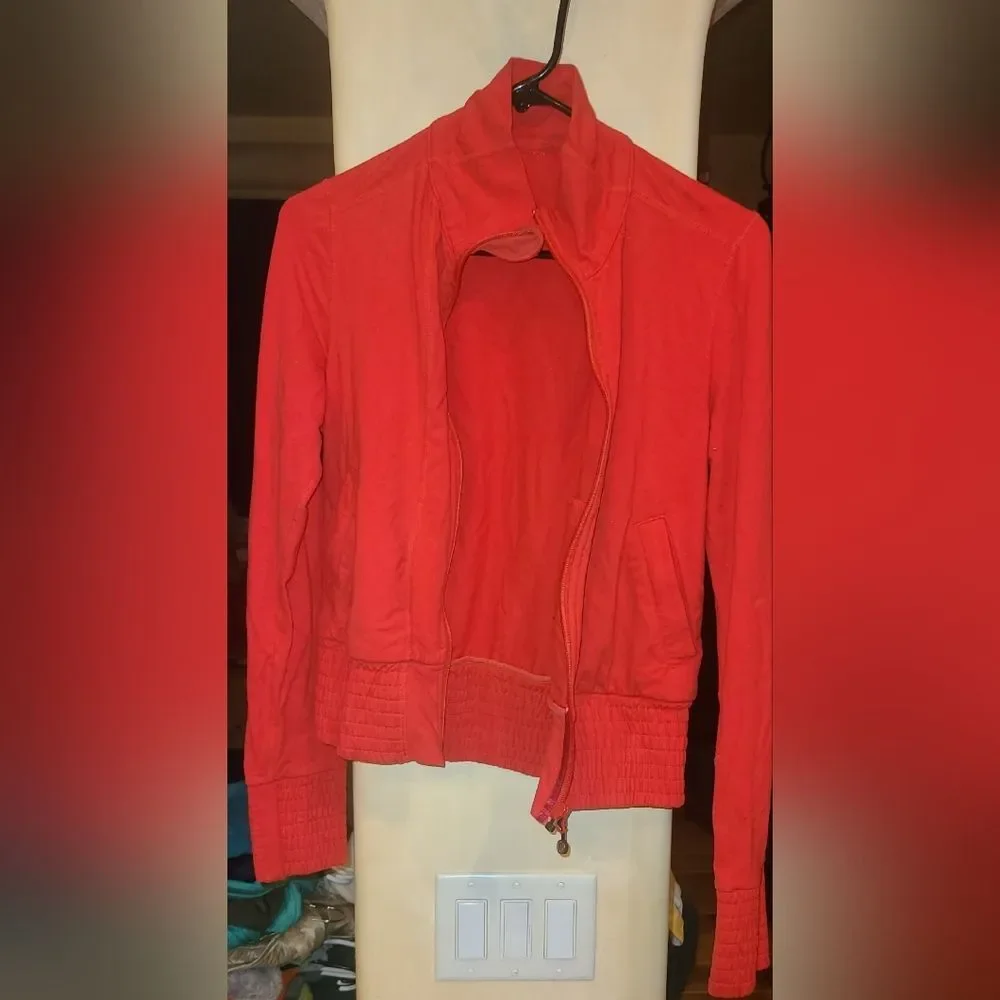 Lululemon Lipstick Zip Up Blissed Out Crop Red Jacket Coat 6 Medium